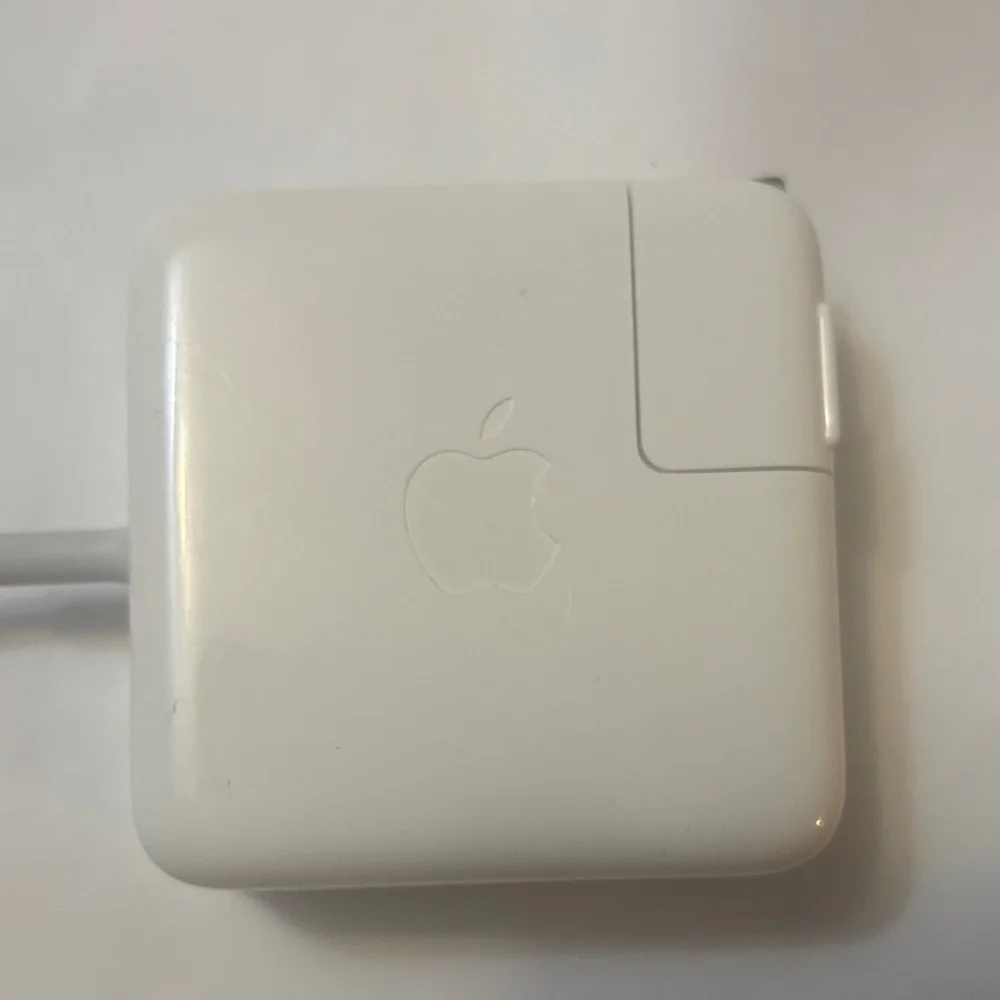 Apple White Square MacBook Power Adapter 45W A 1436 2014 Untested Charger Cables